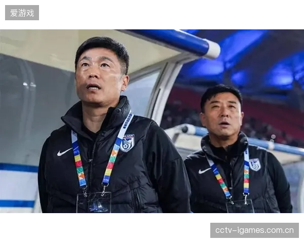 大连英博比赛纪律堪忧，李国旭的球队防守动作过大导致非战斗性减员。